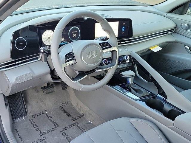 Photo of 2025 Amazon Gray Hyundai ELANTRA