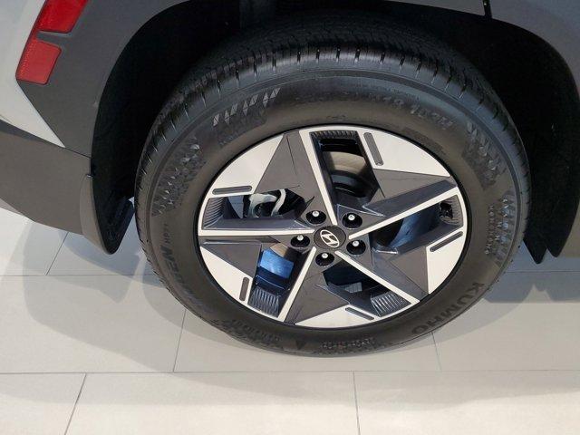 Photo of 2025 Shimmering Silver Hyundai TUCSON