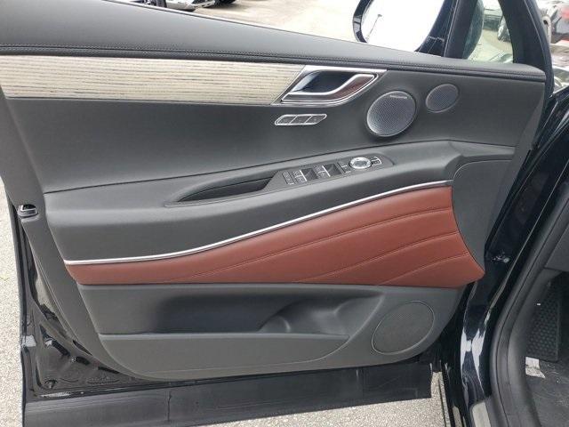 Photo of 2025 Vik Black Genesis GV80