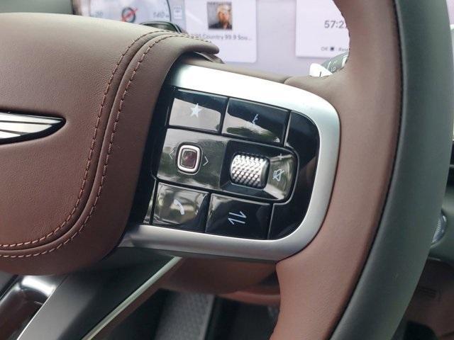 Photo of 2025 Vik Black Genesis GV80