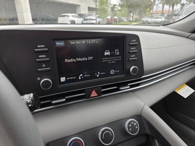 Photo of 2025 Black Hyundai ELANTRA