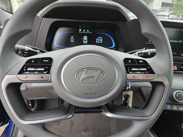 Photo of 2025 Black Hyundai ELANTRA