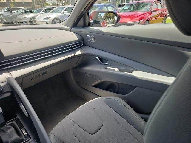 Photo of 2025 Red Hyundai ELANTRA