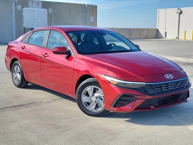 Photo of 2025 Red Hyundai ELANTRA