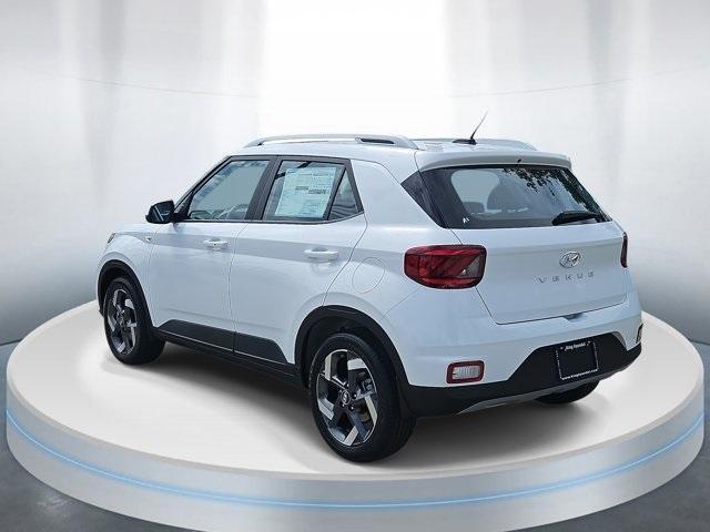 Photo of 2025 Lunar White Hyundai VENUE