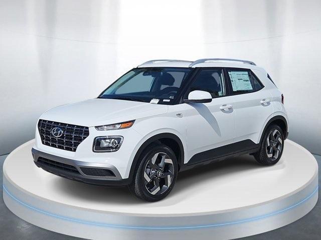 Photo of 2025 Lunar White Hyundai VENUE