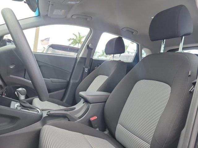Photo of 2023 Abyss Black Pearl Hyundai KONA