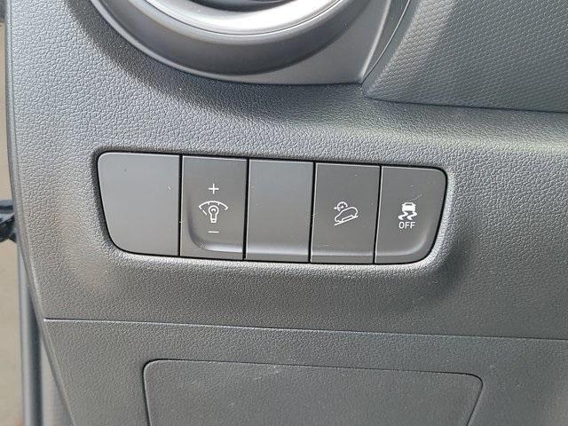 Photo of 2023 Abyss Black Pearl Hyundai KONA