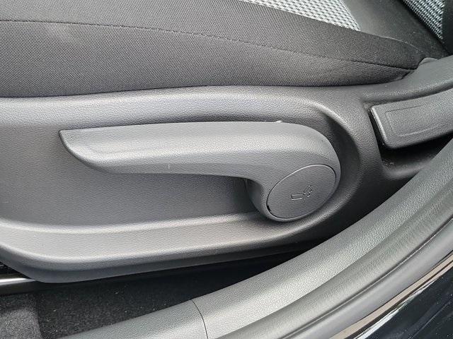 Photo of 2023 Abyss Black Pearl Hyundai KONA