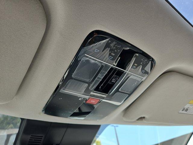 Photo of 2025 White Hyundai SANTA FE HEV