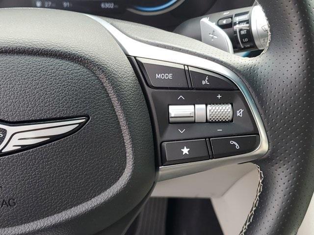 Photo of 2025 Uyuni White Genesis G70