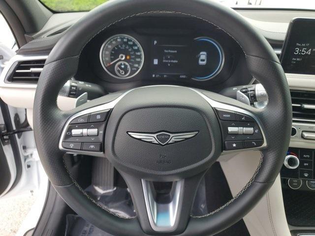 Photo of 2025 Uyuni White Genesis G70
