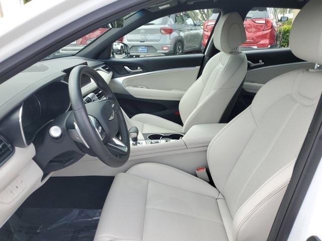Photo of 2025 Uyuni White Genesis G70