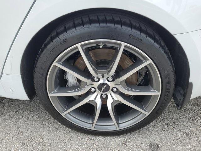 Photo of 2025 Uyuni White Genesis G70