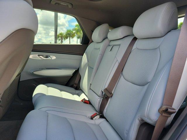 Photo of 2026 Uyuni White Genesis GV70