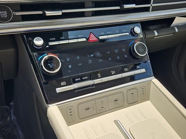 Photo of 2025 Shimmering Silver Hyundai SANTA FE
