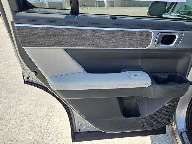 Photo of 2025 Shimmering Silver Hyundai SANTA FE
