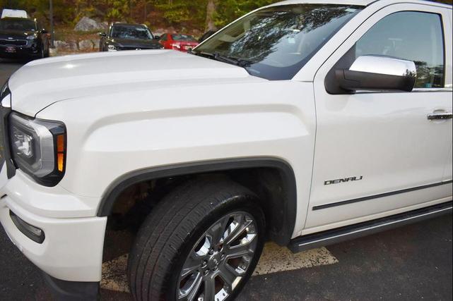 Photo of 2017 White Frost Tricoat GMC Sierra 1500