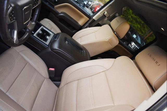 Photo of 2017 White Frost Tricoat GMC Sierra 1500