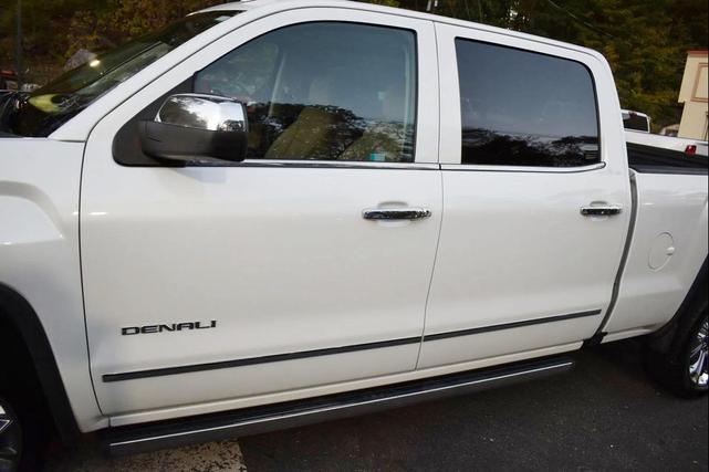 Photo of 2017 White Frost Tricoat GMC Sierra 1500