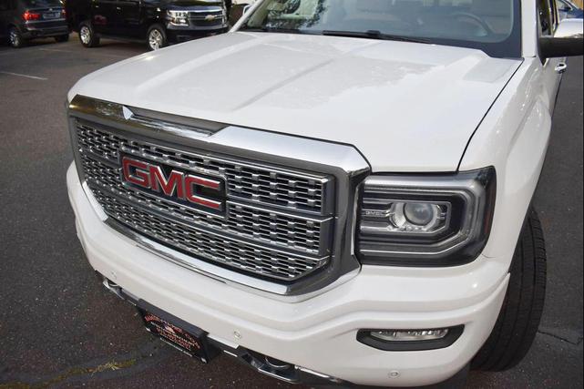 Photo of 2017 White Frost Tricoat GMC Sierra 1500