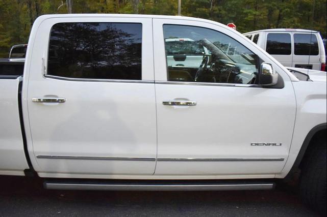 Photo of 2017 White Frost Tricoat GMC Sierra 1500