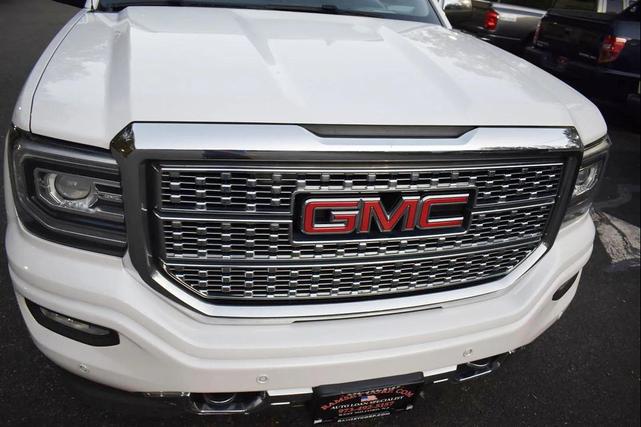 Photo of 2017 White Frost Tricoat GMC Sierra 1500