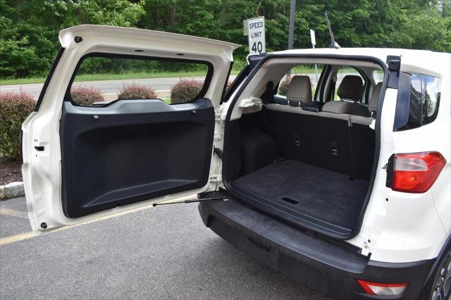 Photo of 2019 Diamond White Ford EcoSport