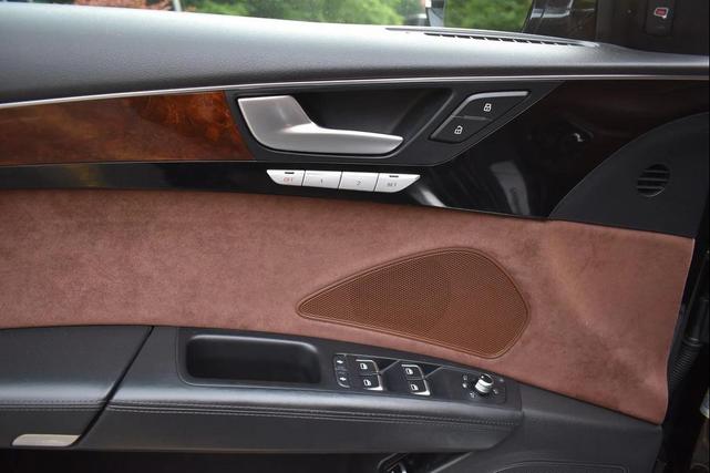 Photo of 2014 Black Audi A8