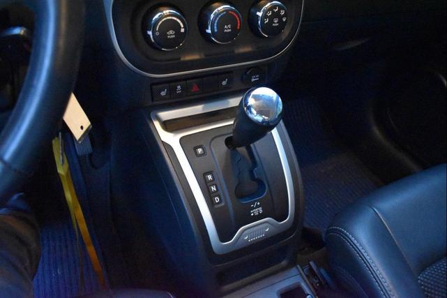Photo of 2016 Gray Jeep Compass