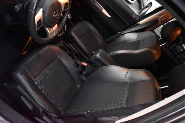 Photo of 2016 Gray Jeep Compass
