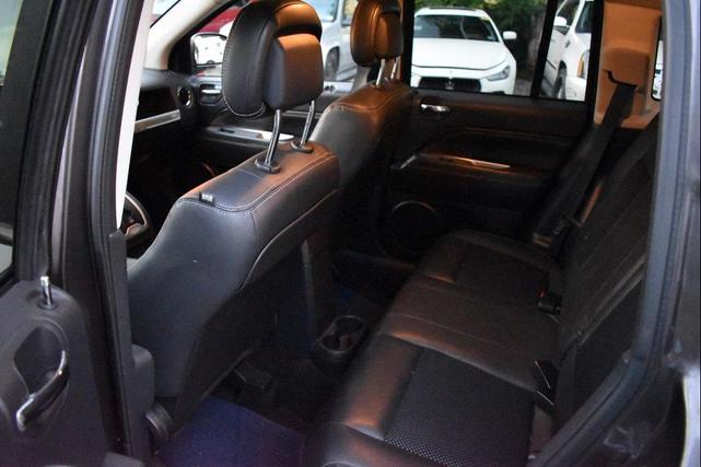 Photo of 2016 Gray Jeep Compass