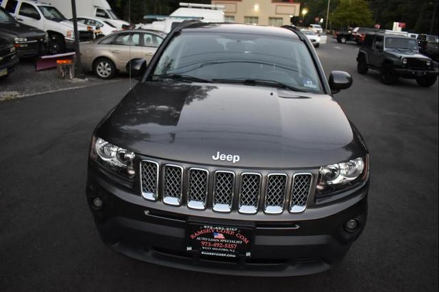 Photo of 2016 Gray Jeep Compass