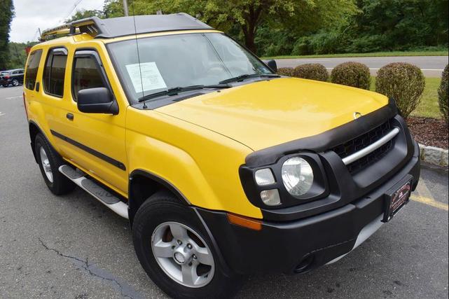 Photo of 2004 Solar Yellow Nissan Xterra