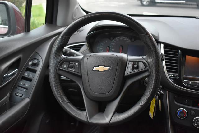 Photo of 2017 Burgunday Chevrolet Trax