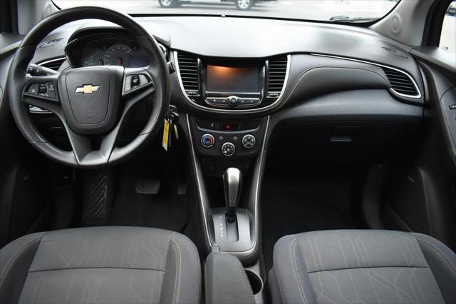 Photo of 2017 Burgunday Chevrolet Trax