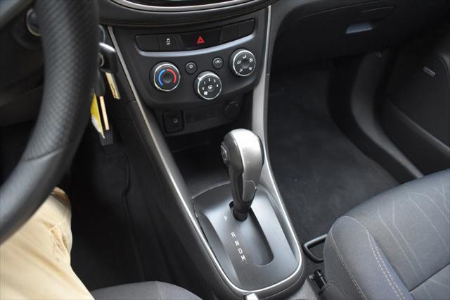 Photo of 2017 Burgunday Chevrolet Trax