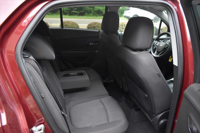 Photo of 2017 Burgunday Chevrolet Trax