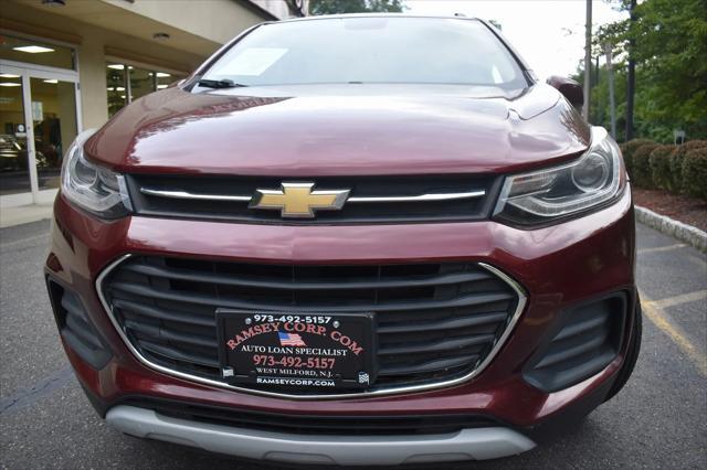 Photo of 2017 Burgunday Chevrolet Trax