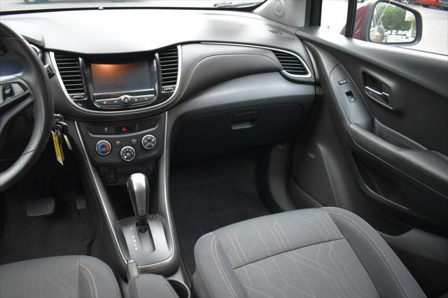 Photo of 2017 Burgunday Chevrolet Trax
