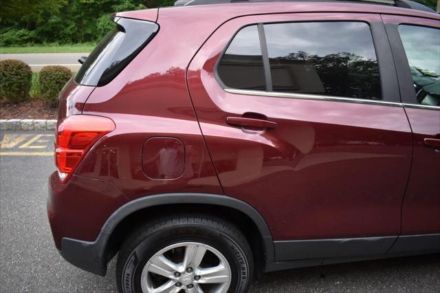 Photo of 2017 Burgunday Chevrolet Trax