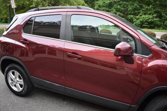 Photo of 2017 Burgunday Chevrolet Trax