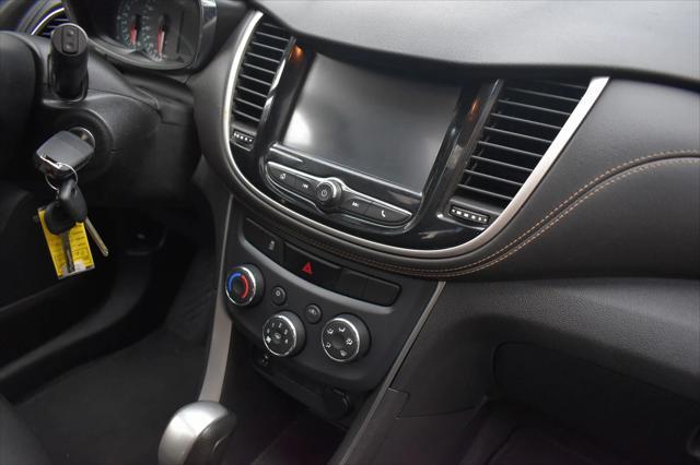 Photo of 2017 Burgunday Chevrolet Trax