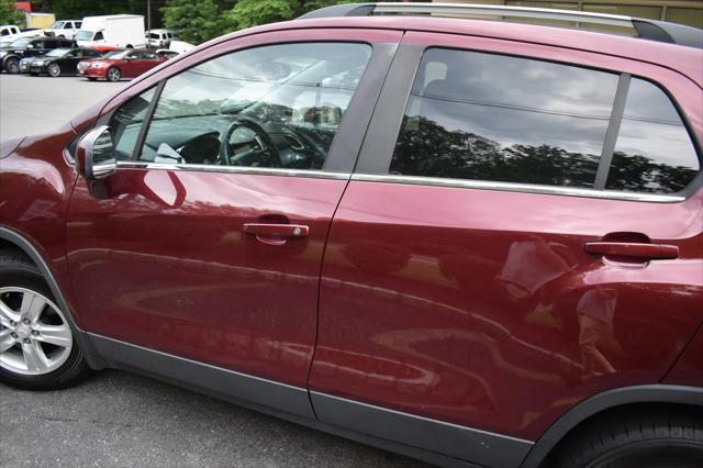 Photo of 2017 Burgunday Chevrolet Trax