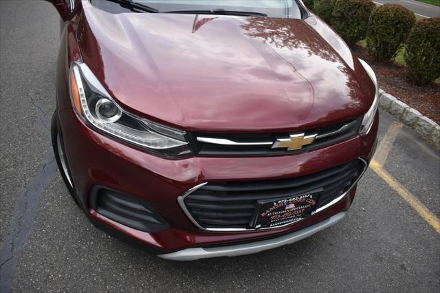 Photo of 2017 Burgunday Chevrolet Trax