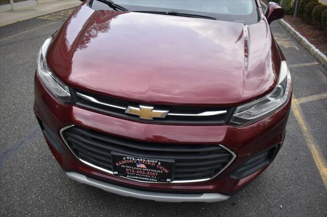 Photo of 2017 Burgunday Chevrolet Trax