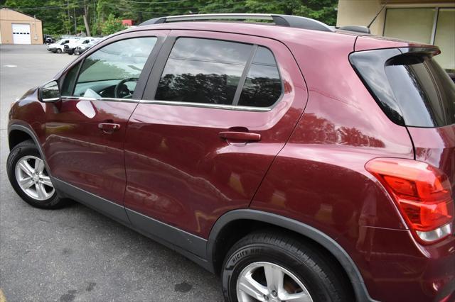 Photo of 2017 Burgunday Chevrolet Trax