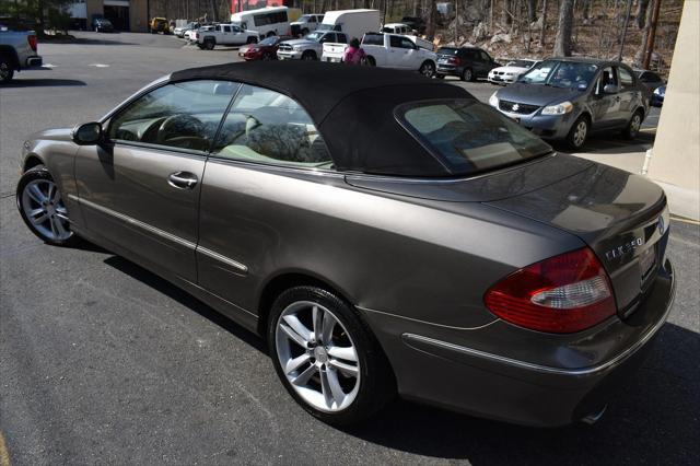 Photo of 2009 Beige Mercedes-Benz CLK-Class