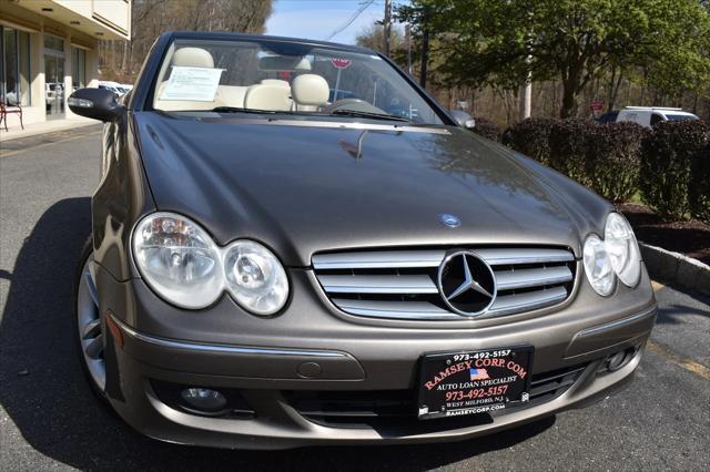 Photo of 2009 Beige Mercedes-Benz CLK-Class