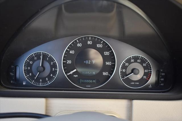 Photo of 2009 Beige Mercedes-Benz CLK-Class